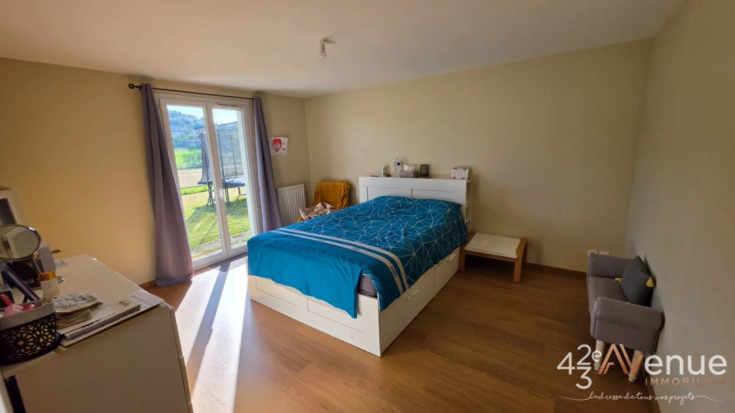 Maison 5 pièces à Saint-Genest-Lerpt, photo 7 sur 8