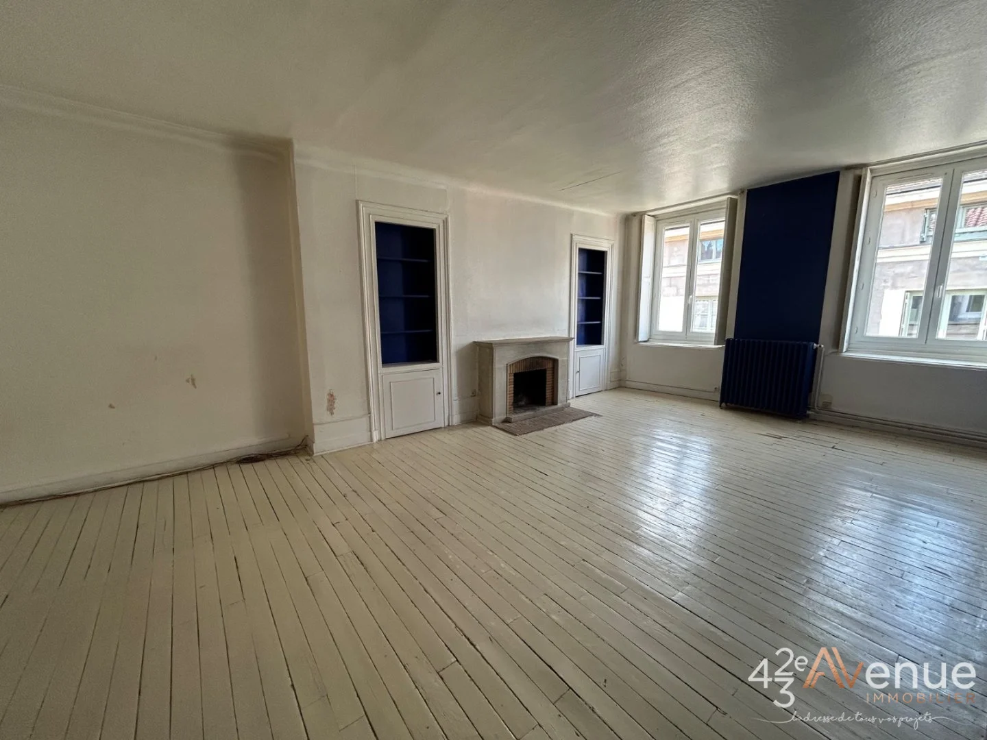 APPARTEMENT T3 A VENDRE - ST ETIENNE CENTRE VILLE - 100 m2 - 75 000 €