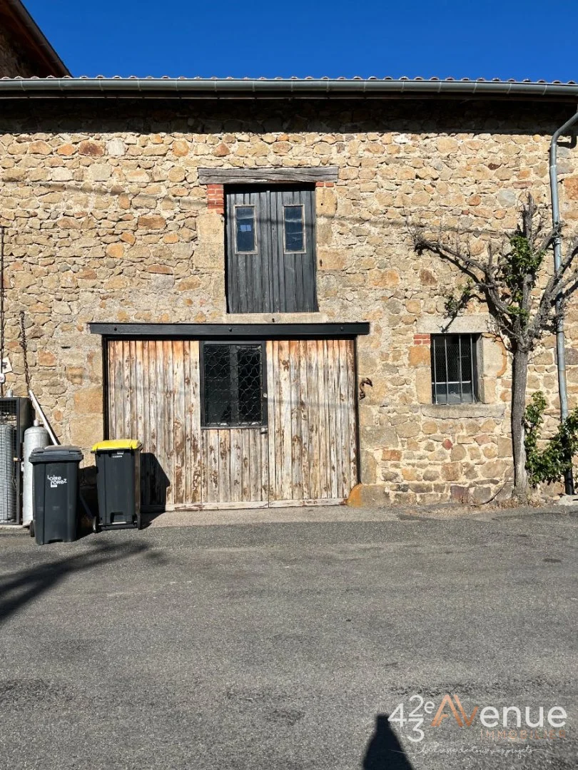Immeuble à Saint-Hilaire-Cusson-la-Valmitte, photo 4 sur 8