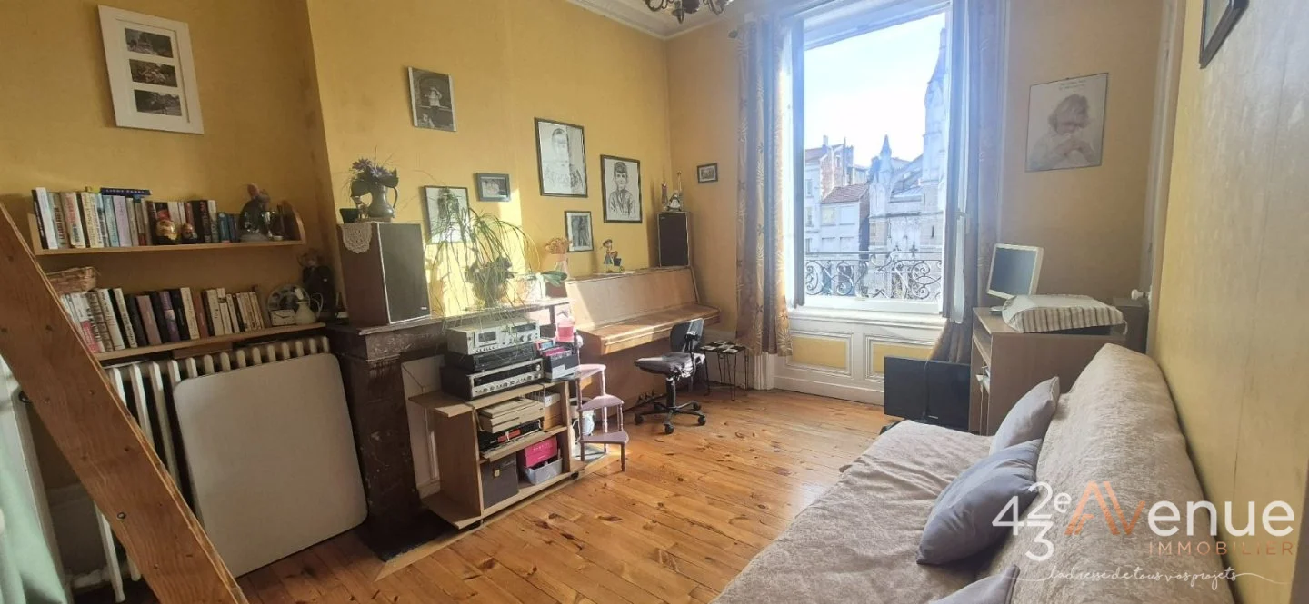 APPARTEMENT T3 A VENDRE - ST ETIENNE CENTRE VILLE - 64 m2 - 73 000 €