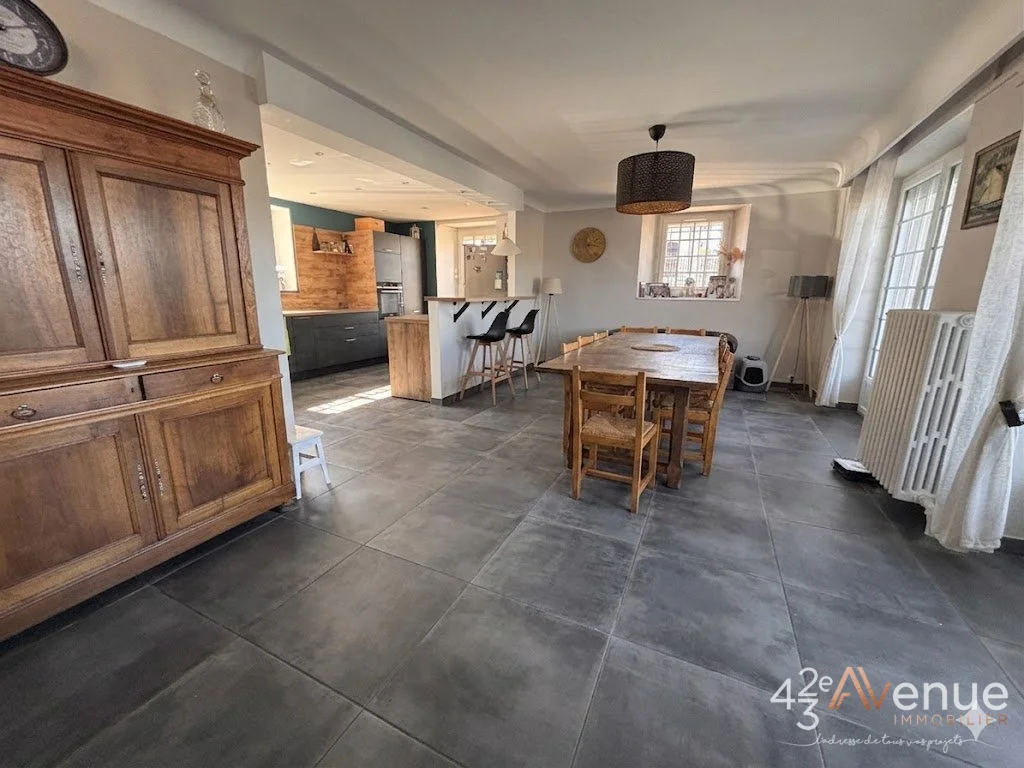 Maison 10 pièces à Monistrol-sur-Loire, photo 3 sur 8