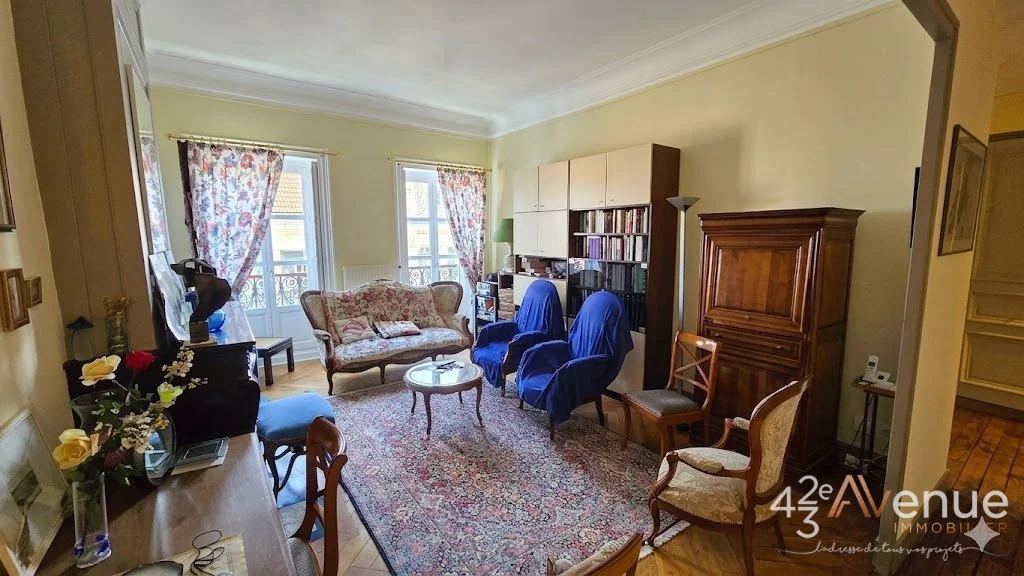 APPARTEMENT T4 - ST ETIENNE CENTRE VILLE - 125.12 m2 - 170 000 €