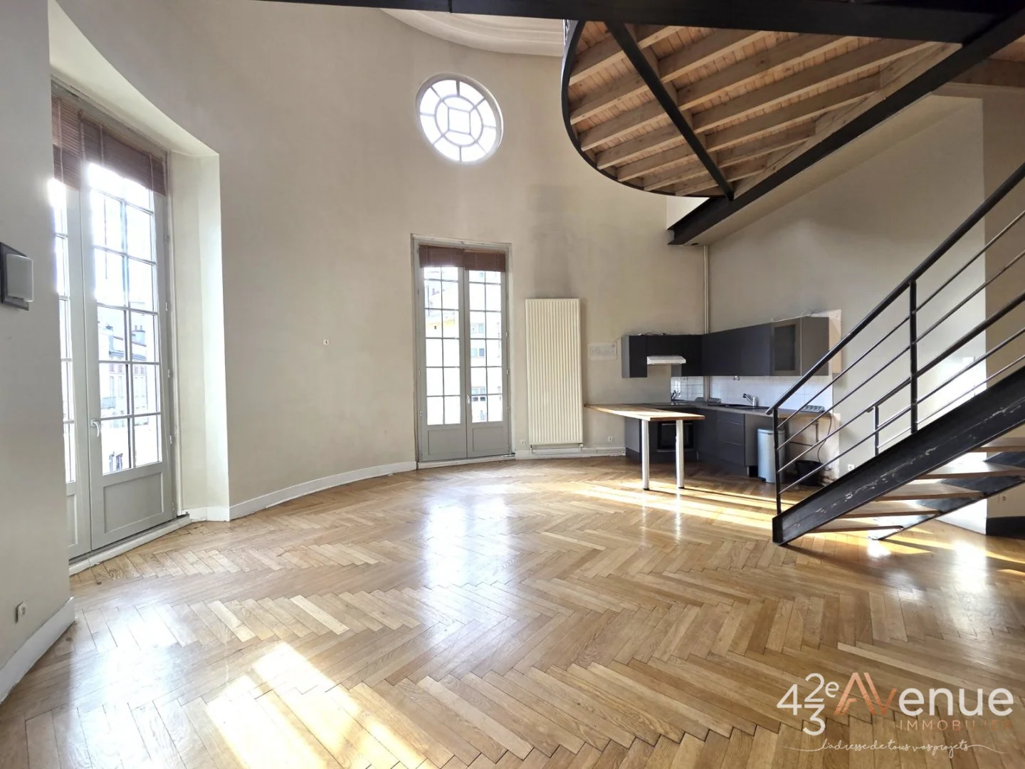 APPARTEMENT T4 A VENDRE - ST ETIENNE CENTRE VILLE - 145.91 m2 - 260 000 €