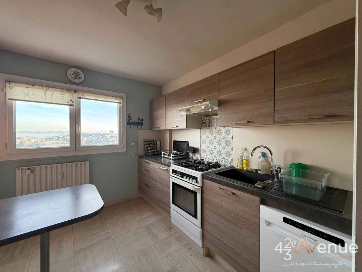 Appartement type 5 secteur La Metare A VENDRE - ST ETIENNE LA METARE - 98.27 m2 - 95 000 €