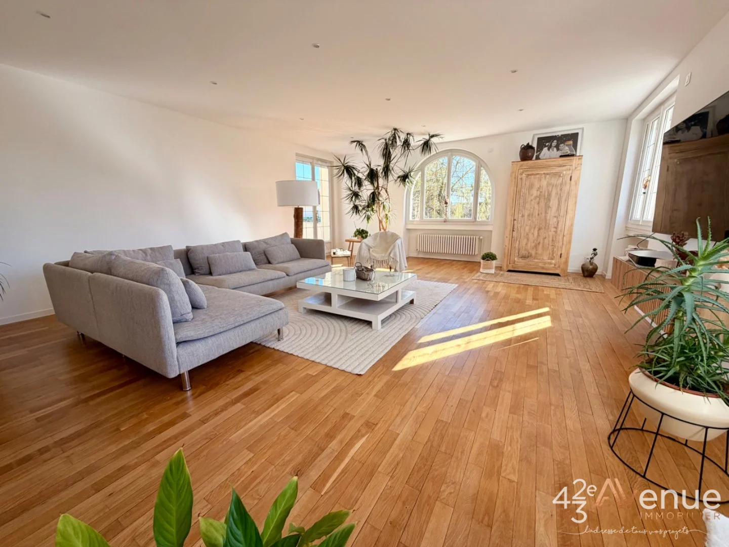 Sury Le Comtal Maison 265 m2sur 1200 m2 de terrain - SURY LE COMTAL - 265 m2 - 430 000 €