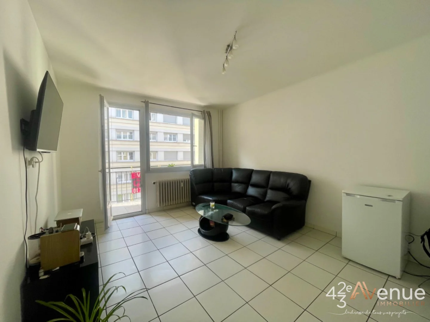 Appartement type 3 avec balcon secteur Bellevue - ST ETIENNE BELLEVUE - 68.49 m2 - 70 000 €
