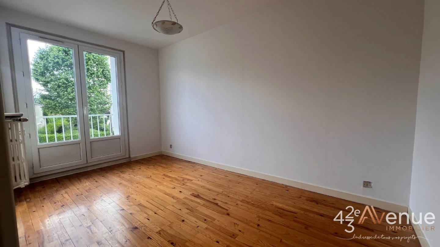 APPARTEMENT T3 A VENDRE - ST ETIENNE FAURIEL - 64 m2 - 75 000 €