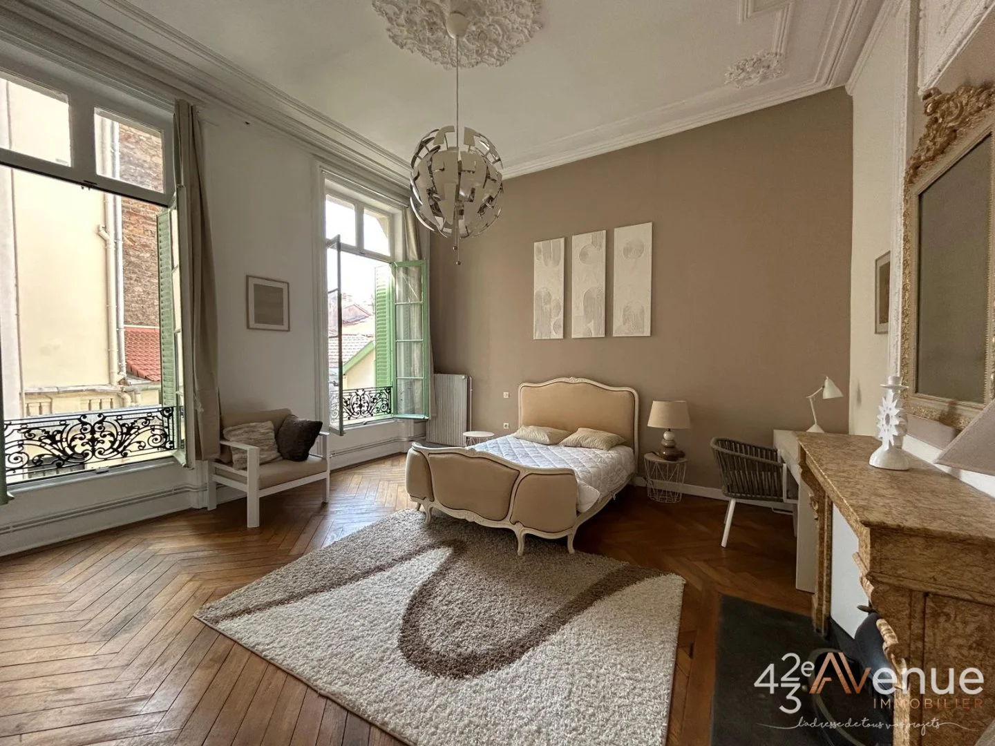 Appartement coup de coeur rénové Centre Ville - ST ETIENNE CENTRE VILLE - 133.78 m2 - 195 000 €