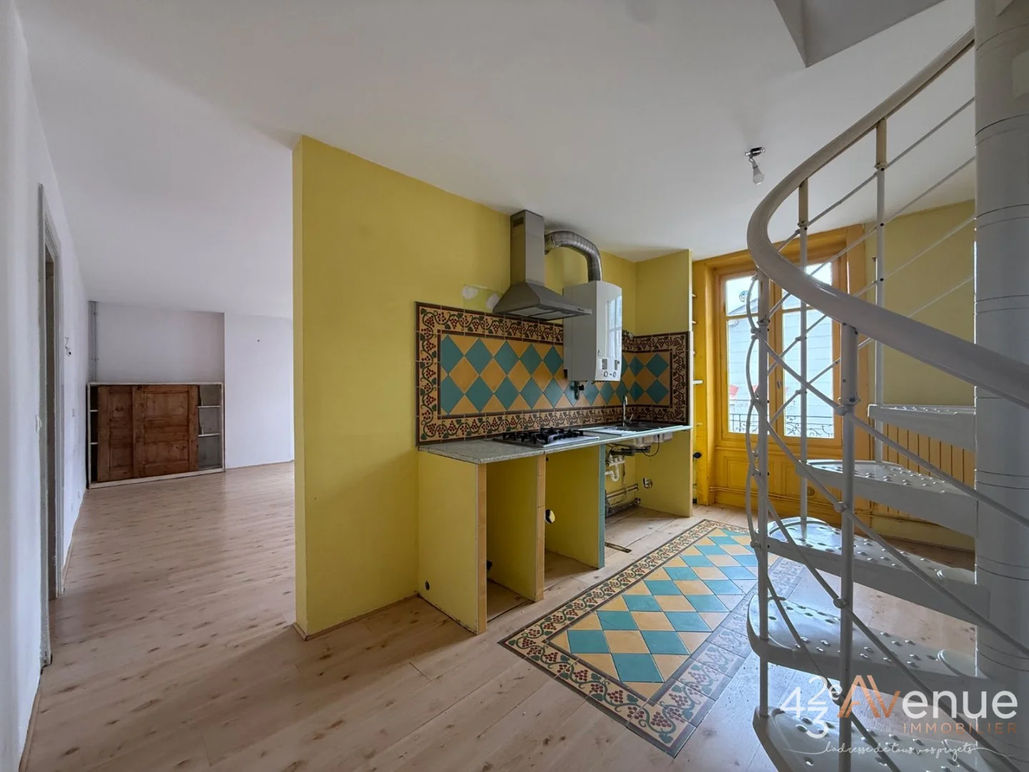 Appartement type 4 secteur  Chateaucreux - ST ETIENNE CHATEAUCREUX - 96 m2 - 105 000 €