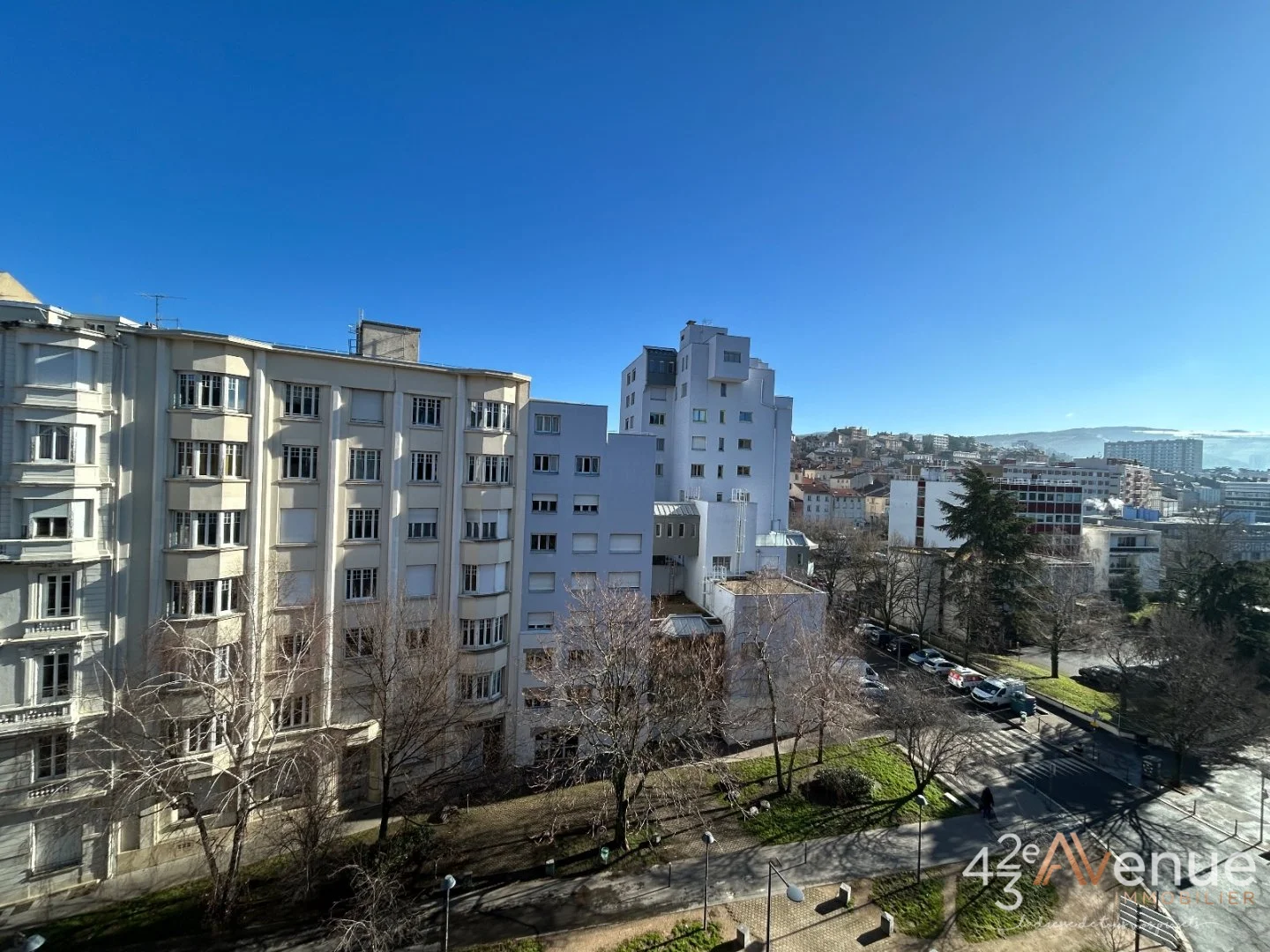 APPARTEMENT T4 A VENDRE - ST ETIENNE BADOUILLERE - 92 m2 - 99 000 €