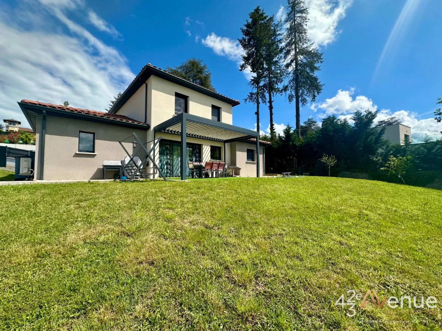 MAISON A VENDRE - ANDREZIEUX BOUTHEON - 113.94 m2 - 399 000 €