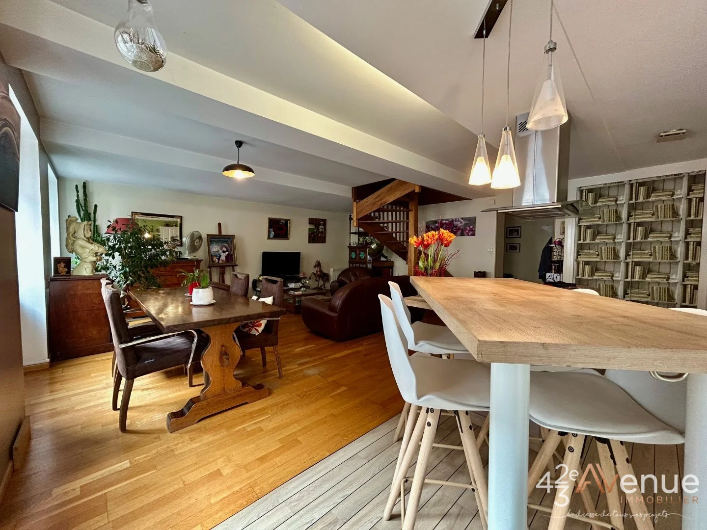 APPARTEMENT T5 - ST ETIENNE Jean Jaurès - 141.48 m2 - 140 000 €