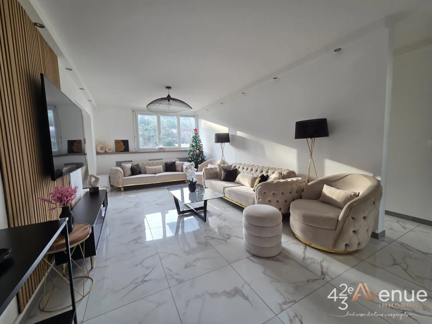 APPARTEMENT T4 - ST ETIENNE LA METARE - 73.16 m2 - 88 000 €
