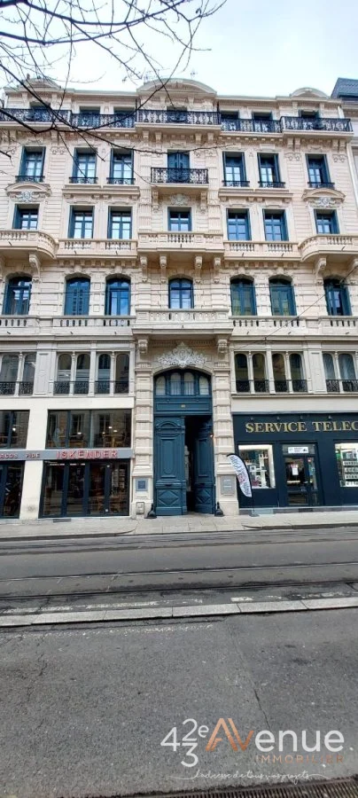 APPARTEMENT T3 A VENDRE - ST ETIENNE HYPER CENTRE - 59 m2 - 99 000 €