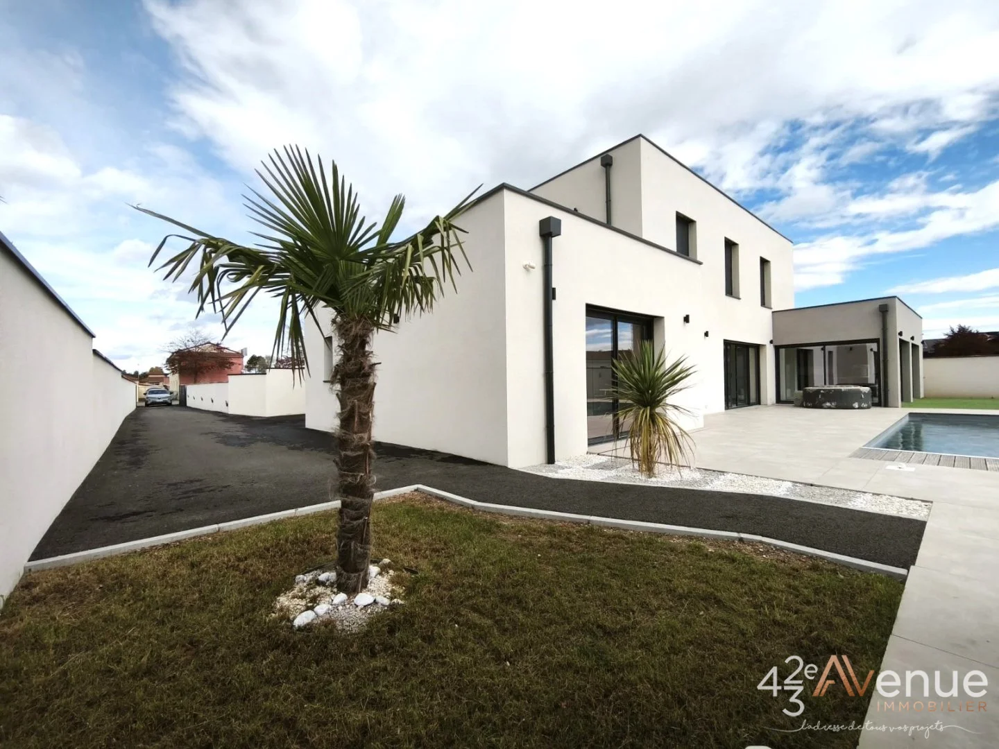MAISON - ANDREZIEUX BOUTHEON - 229 m2 - 699 000 €