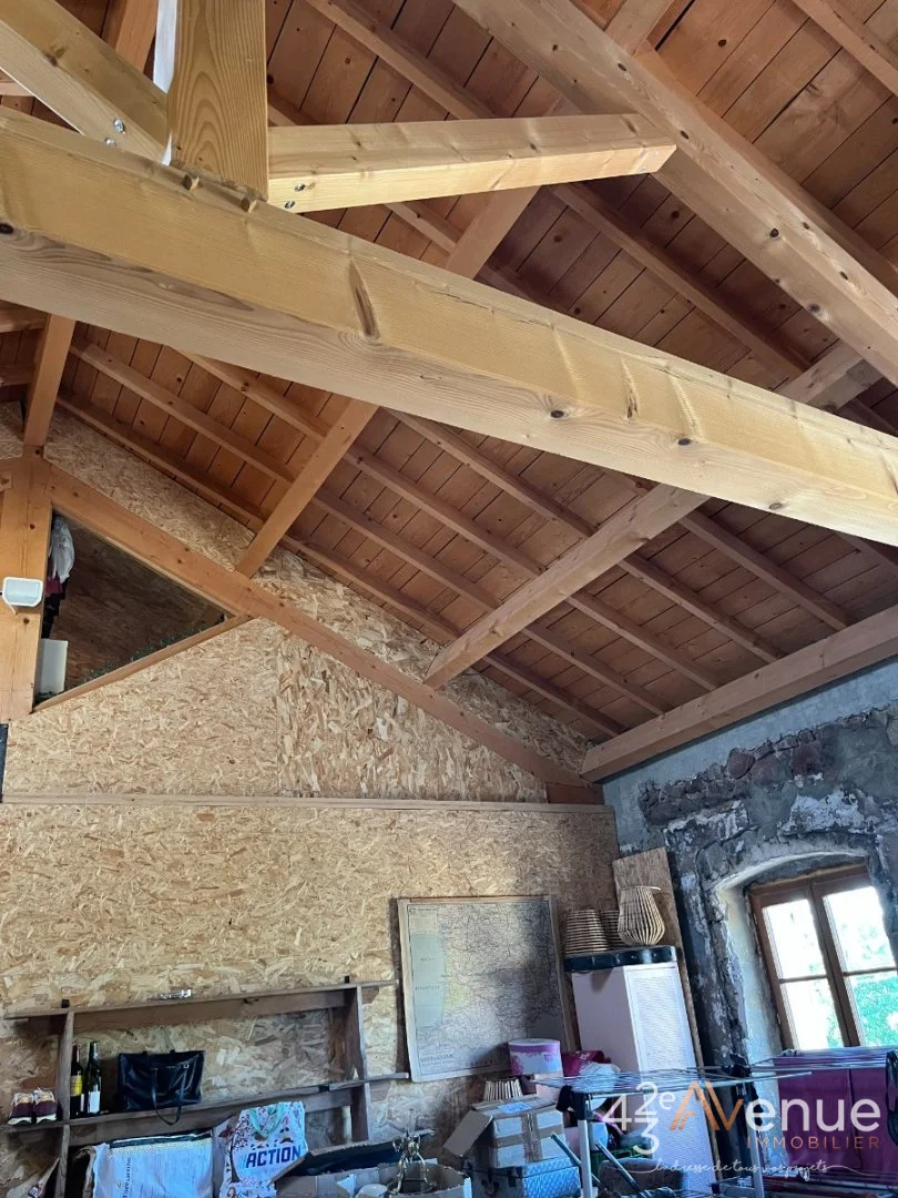 Immeuble à Saint-Hilaire-Cusson-la-Valmitte, photo 6 sur 8