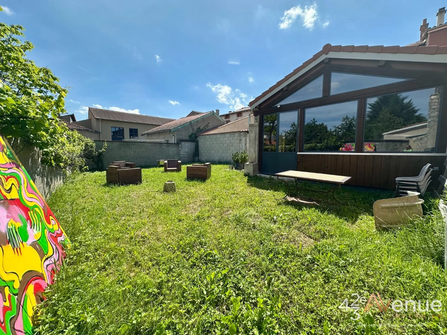 MAISON - SURY LE COMTAL - 173.45 m2 - 249 000 €