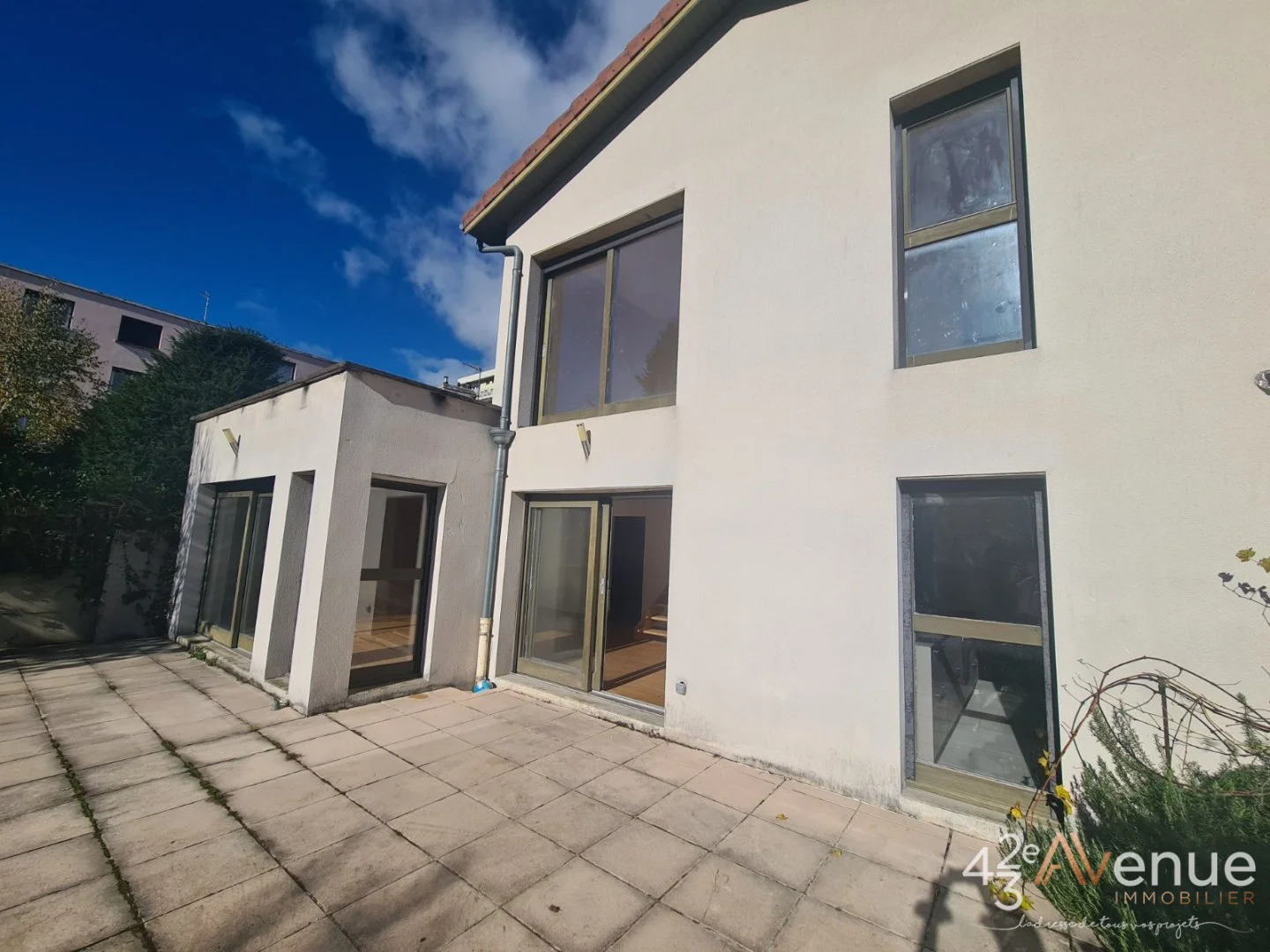 MAISON - ST ETIENNE MONTPLAISIR - 141.52 m2 - VENDU