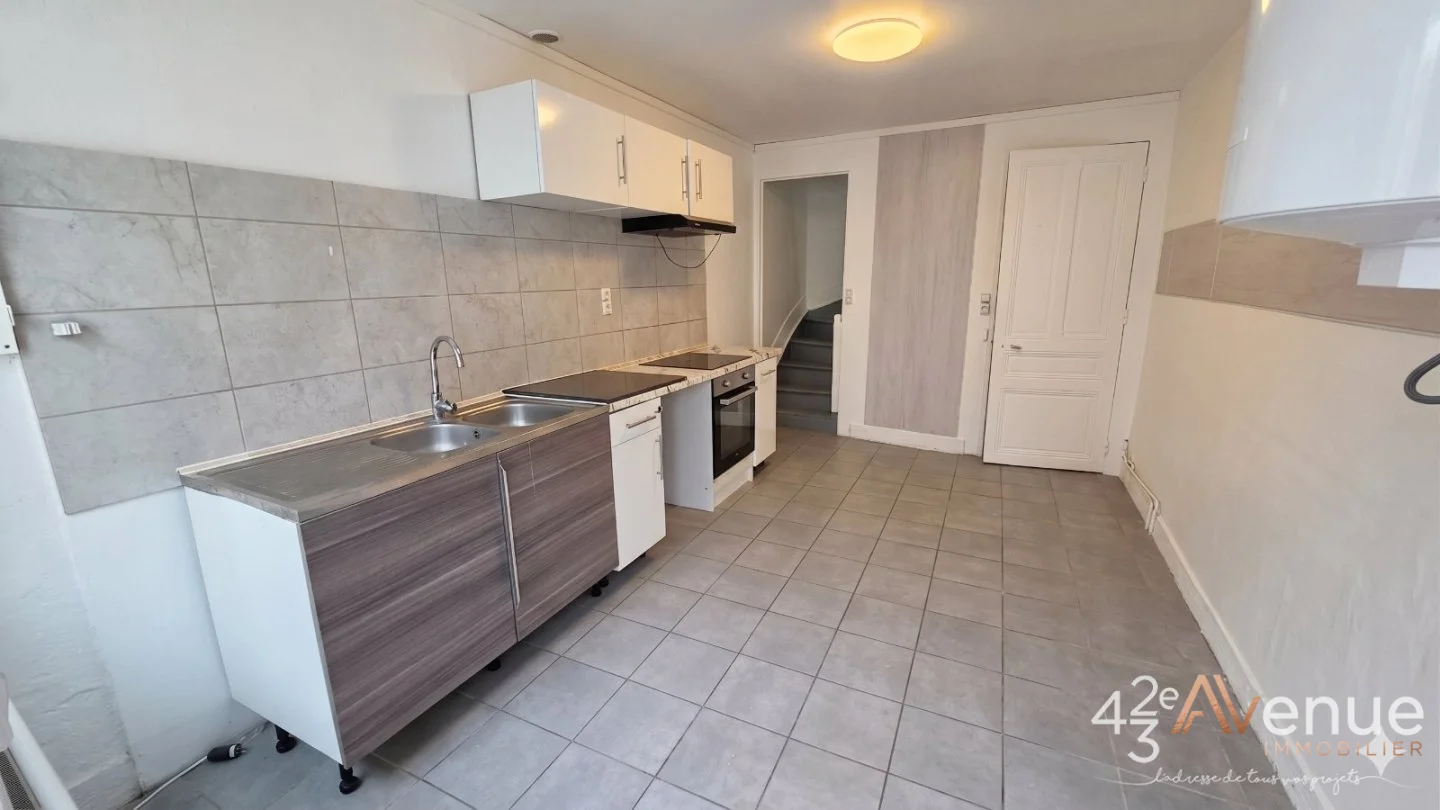 MAISON A VENDRE - SURY LE COMTAL - 84 m2 - 99 000 €