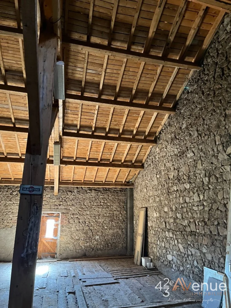 Immeuble à Saint-Hilaire-Cusson-la-Valmitte, photo 7 sur 8