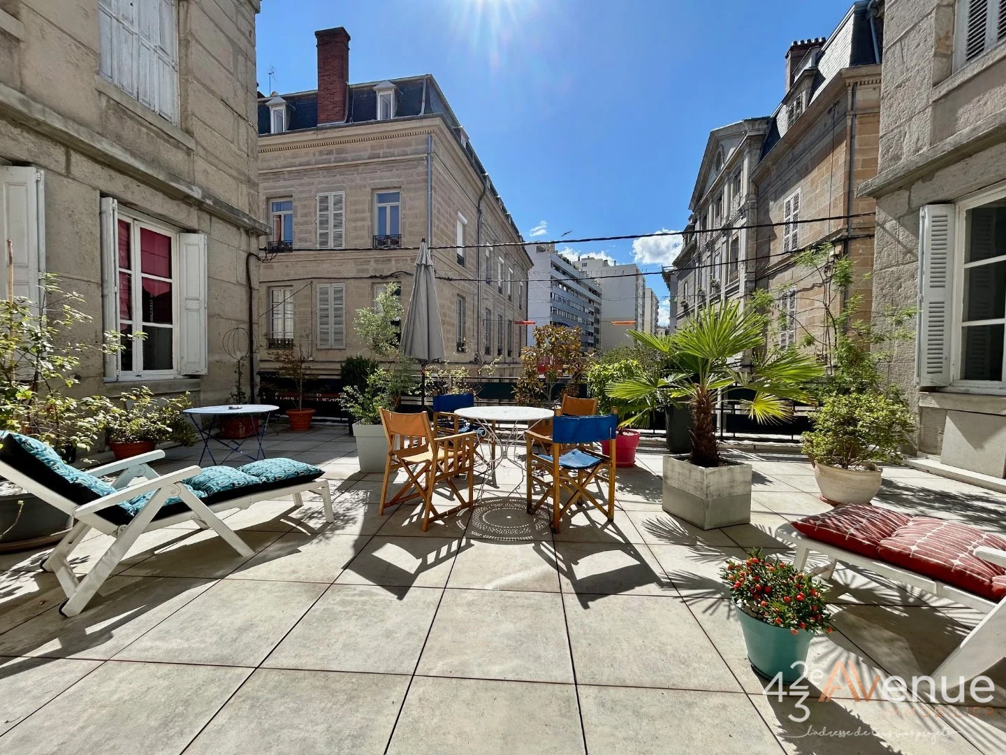 APPARTEMENT T6 - ST CHAMOND Centre-ville - 176.09 m2 - 245 000 €