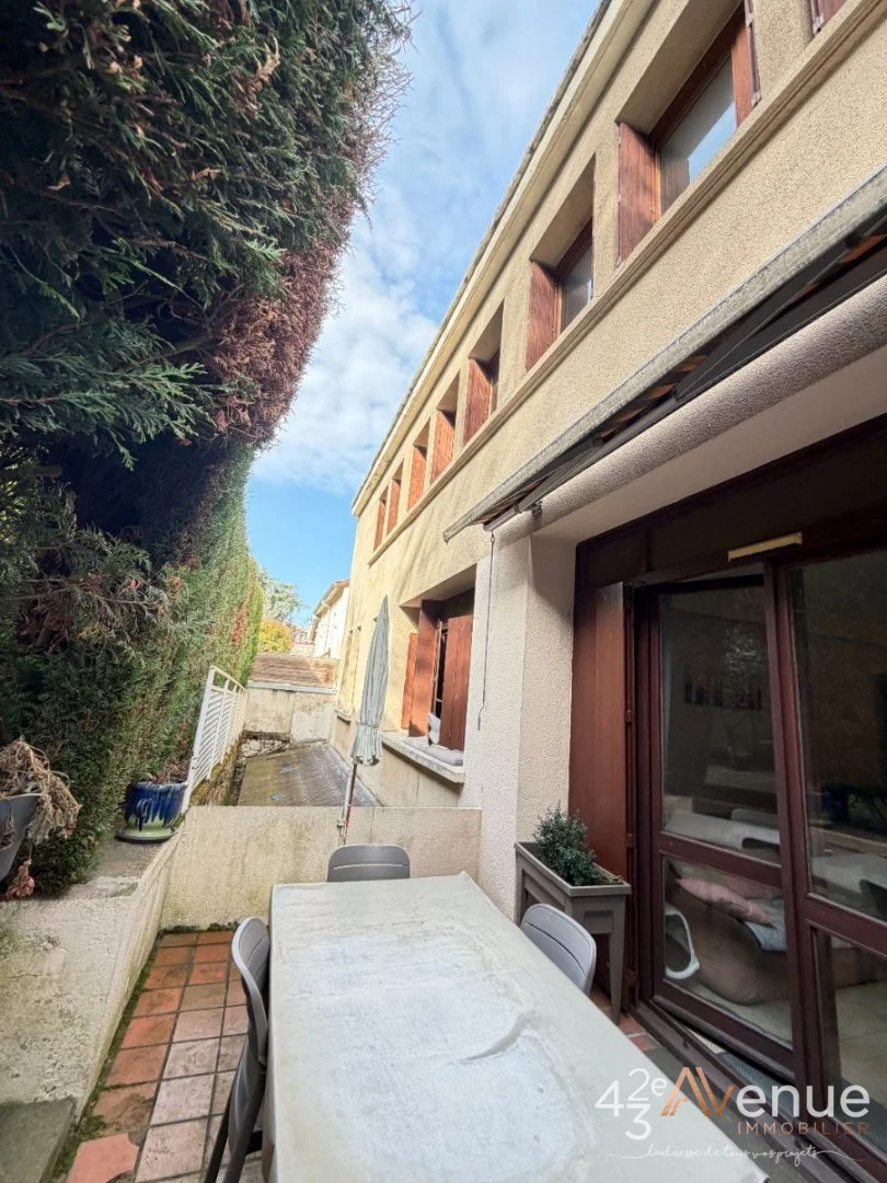 IMMEUBLE - ST ETIENNE FAURIEL - 500 m2 - VENDU