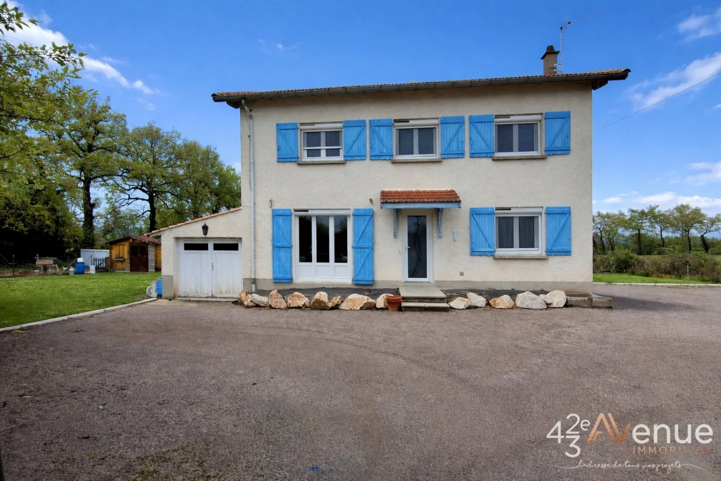 Maison ancienne A VENDRE - PRECIEUX - 92.62 m2 - 215 000 €