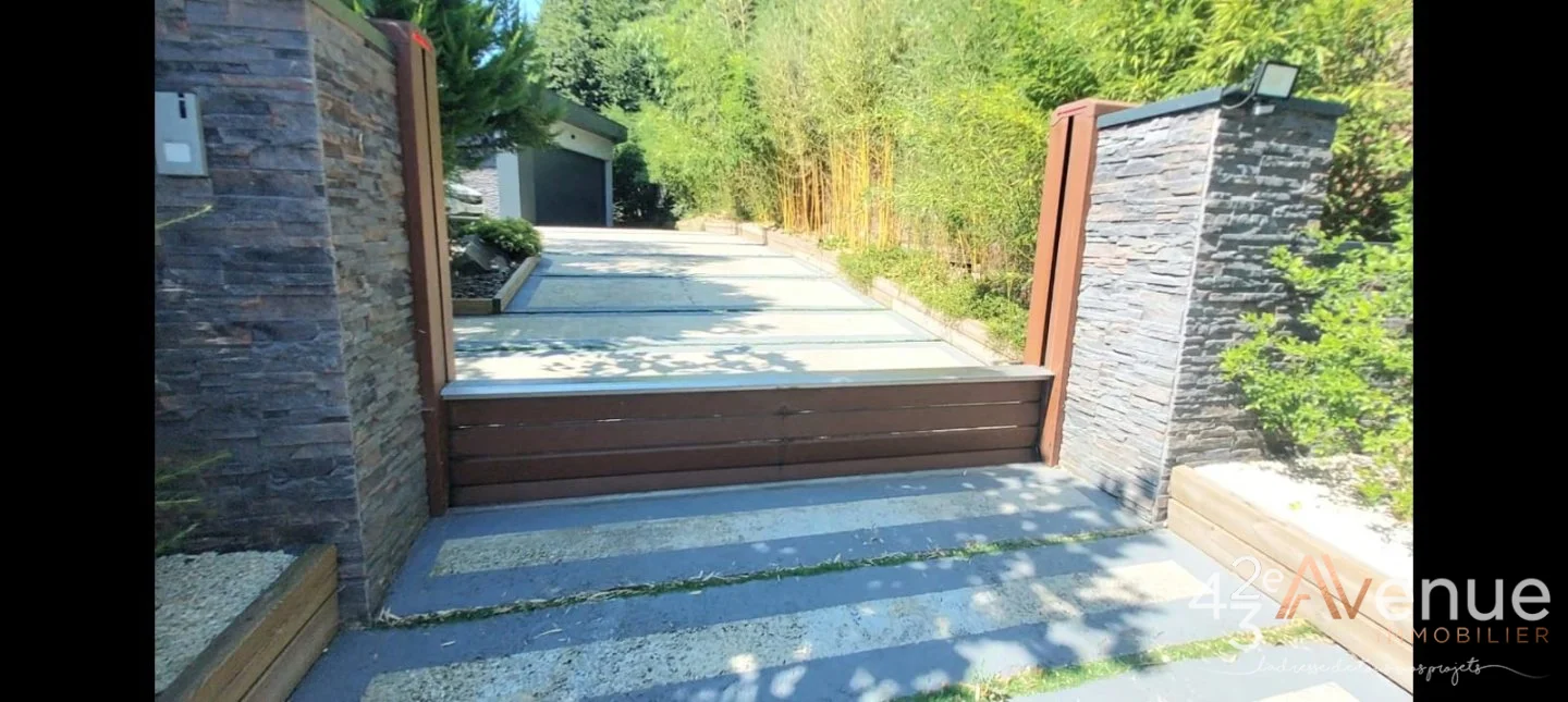 Maison 8 pièces à Sainte-Colombe, photo 11 sur 16