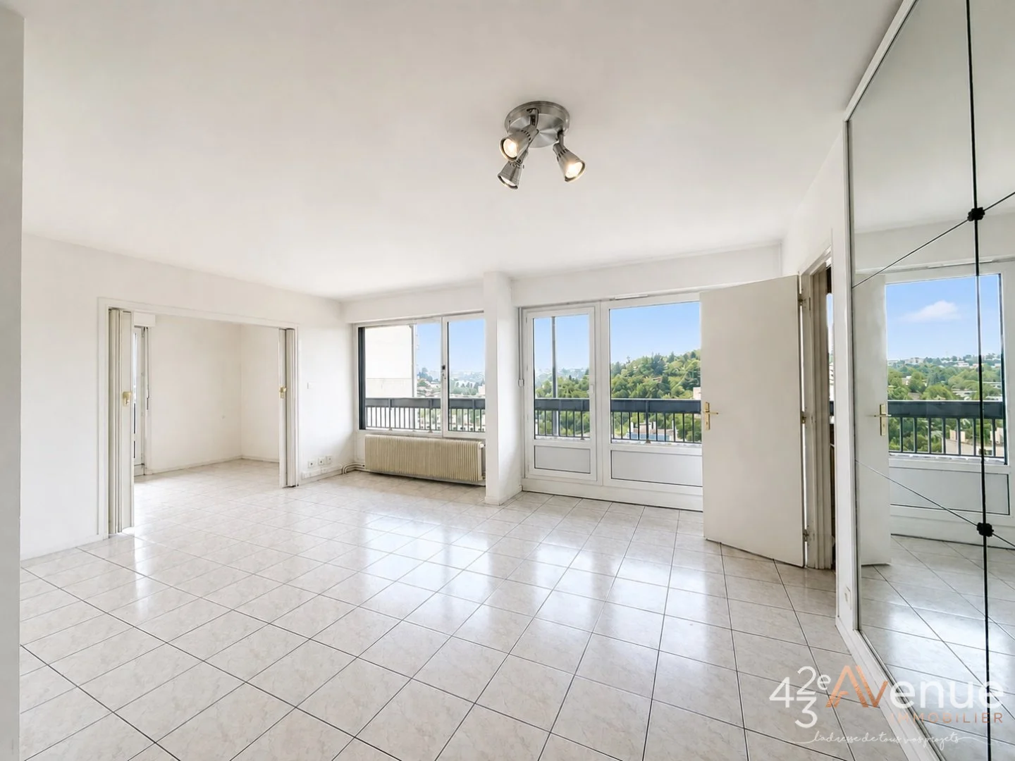 Appartement Type 4 dernier étage Centre Deux A VENDRE - ST ETIENNE FACULTE   CENTRE DEUX - 99.39 m2 - 115 000 €