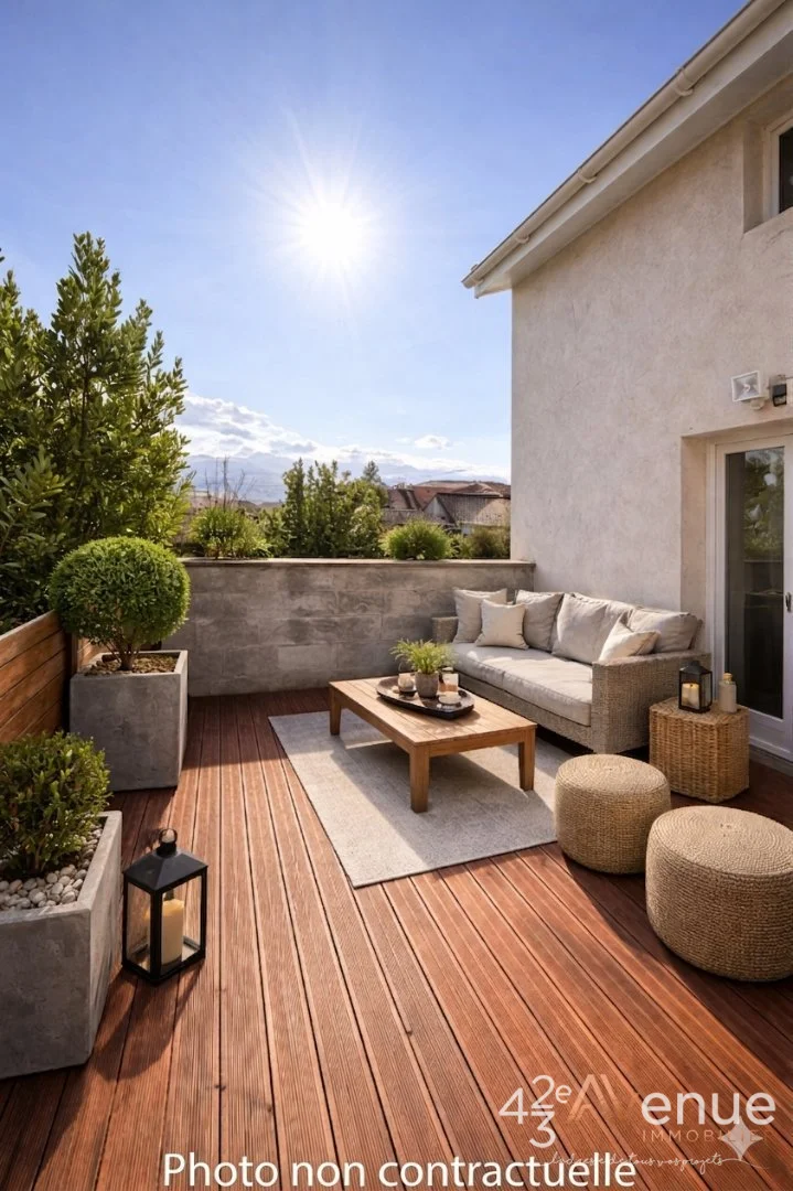 MAISON DE VILLAGE A VENDRE - GENILAC - 68.8 m2 - 195 000 €