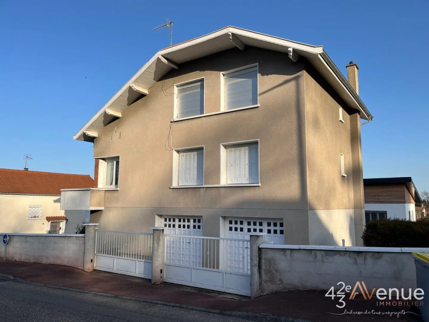 MAISON A VENDRE - ANDREZIEUX BOUTHEON - 111 m2 - 250 000 €