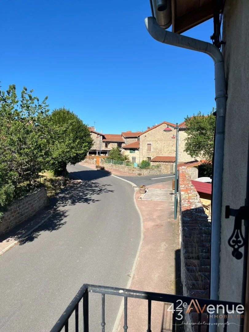 Immeuble à Saint-Hilaire-Cusson-la-Valmitte, photo 3 sur 8
