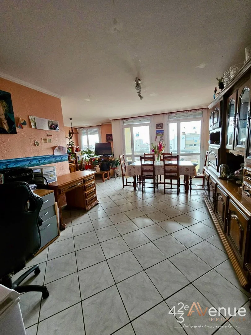 APPARTEMENT T5 - ST ETIENNE BELLEVUE - 106.59 m2 - 114 000 €