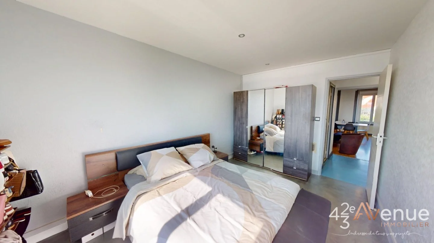 Appartement 5 pièces à Saint-Genest-Lerpt, photo 8 sur 8