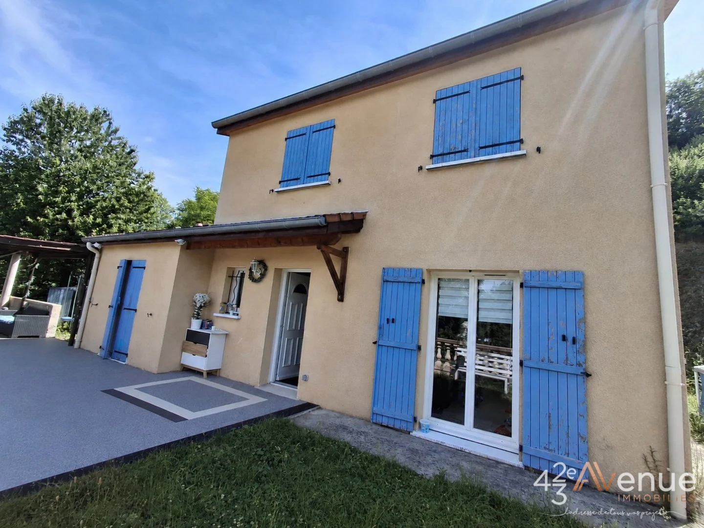 MAISON A VENDRE - LE CHAMBON FEUGEROLLES - 112 m2 - 240 000 €