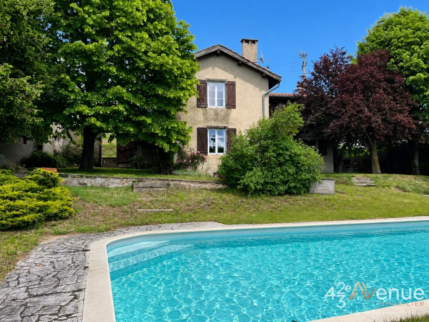 MAISON - CHEVRIERES - 121 m2 - VENDU