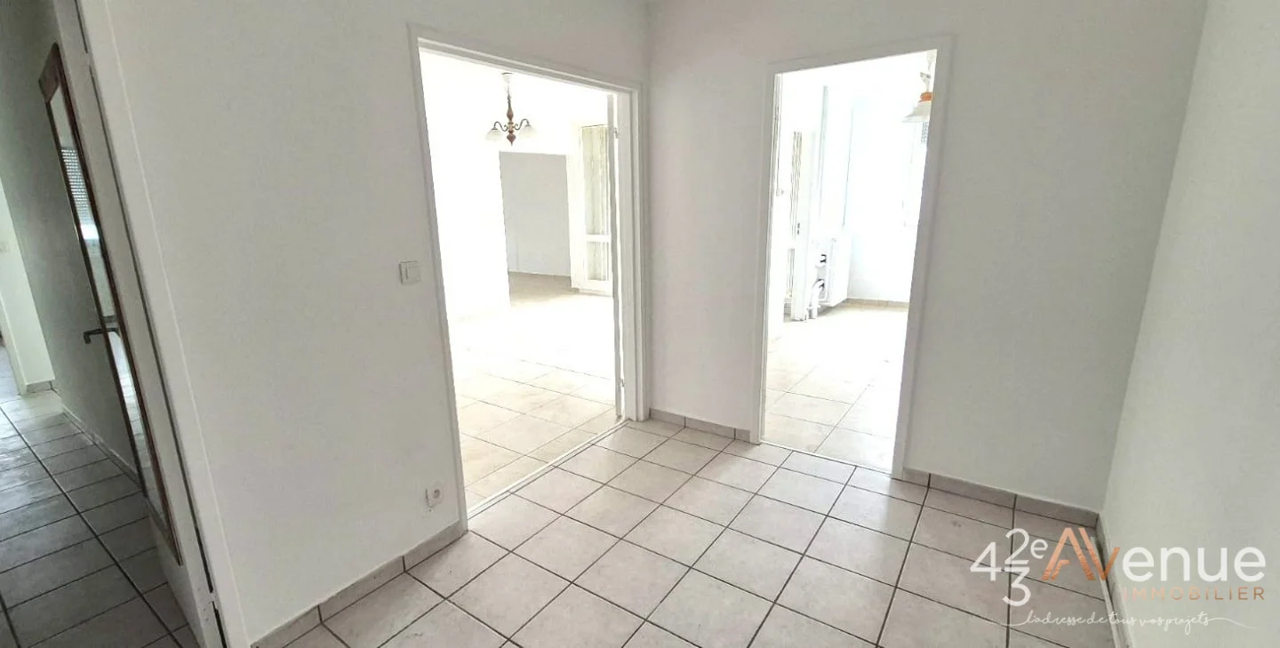APPARTEMENT T4 - ST ETIENNE LA METARE - 86 m2 - VENDU