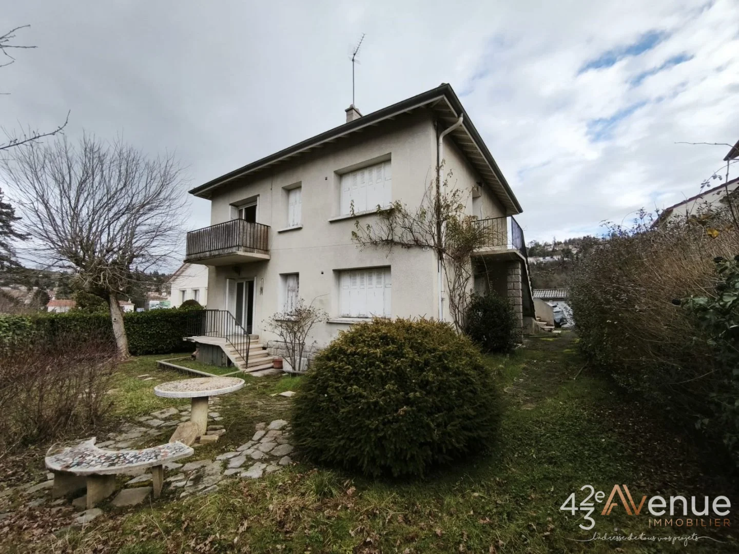 MAISON A VENDRE - L ETRAT - 141 m2 - 270 000 €