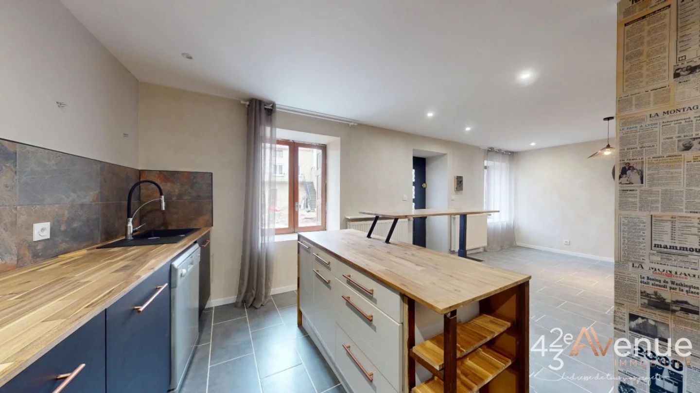 Maison 7 pièces à Sainte-Sigolène, photo 3 sur 9