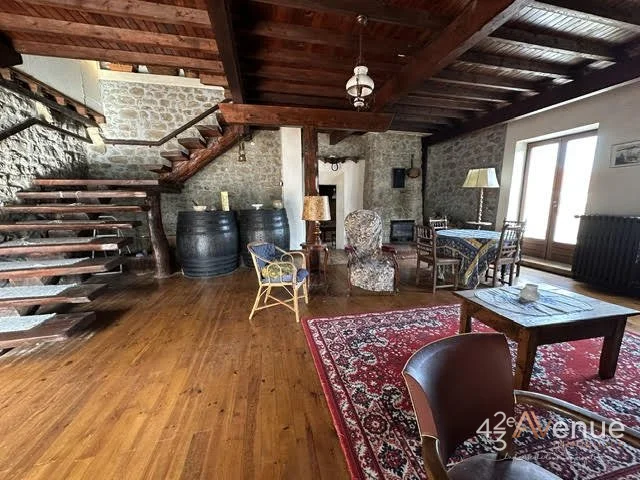 Maison 8 pièces à La Versanne, photo 3 sur 9