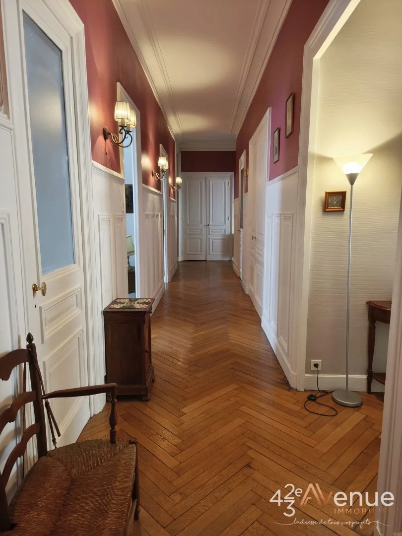 Appartement 5 pièces à Saint-Étienne, photo 3 sur 9