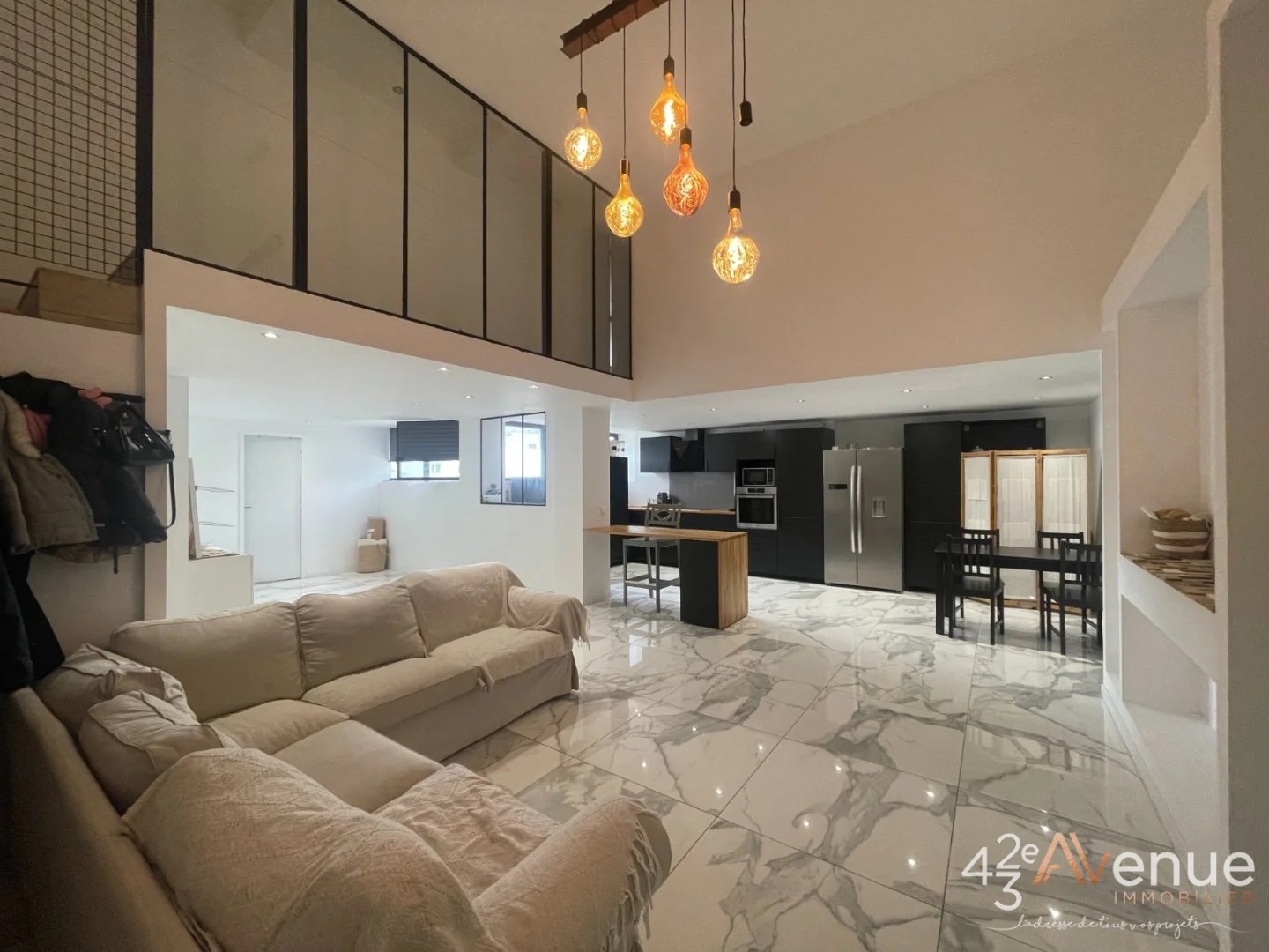 APPARTEMENT T5 A VENDRE - ST ETIENNE BELLEVUE - 136.14 m2 - 195 000 €